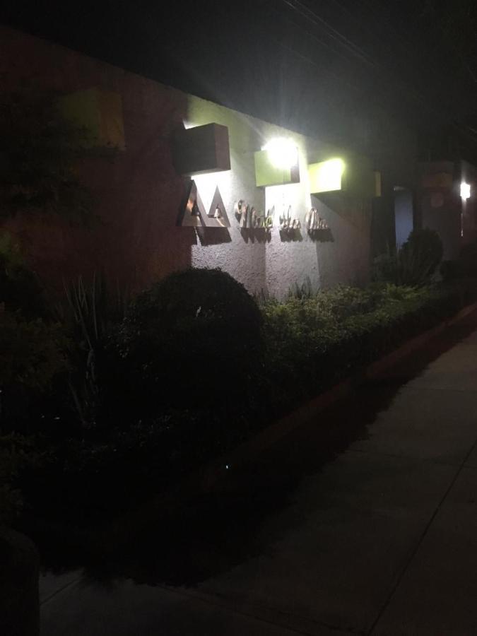 Motel Los Altos Tlaquepaque Екстериор снимка