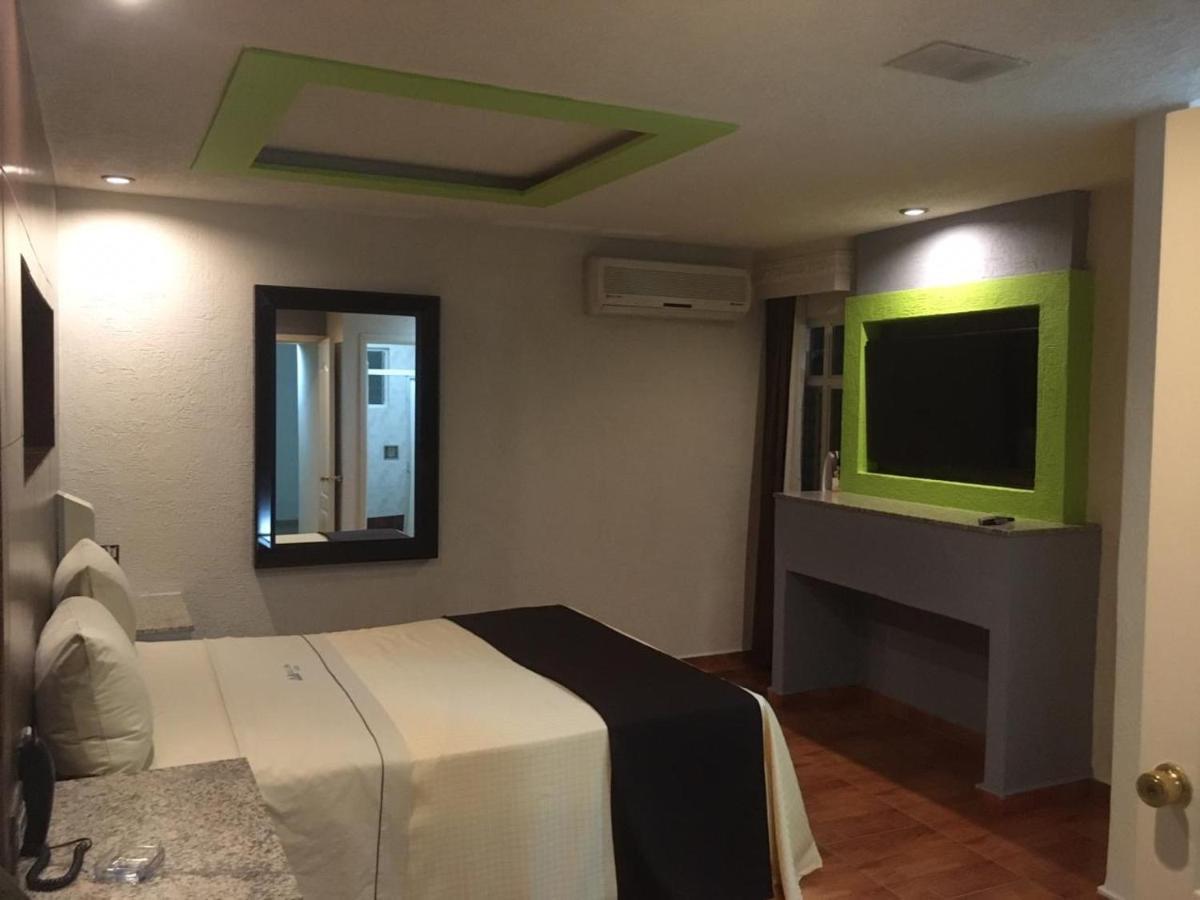 Motel Los Altos Tlaquepaque Екстериор снимка